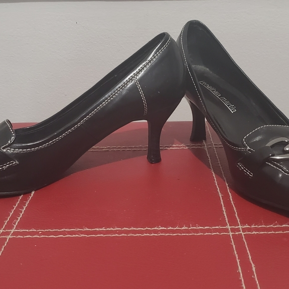 Shoes - Picture 8 of 9